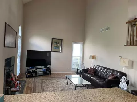 Living - Undisclosed, Des Plaines, IL 60016 photo 2 of 4