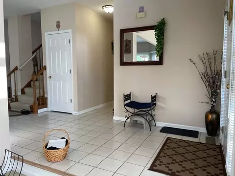 Entry Way - Undisclosed, Des Plaines, IL 60016 photo 4 of 12