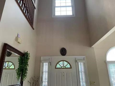 Entry Way - Undisclosed, Des Plaines, IL 60016 photo 3 of 12