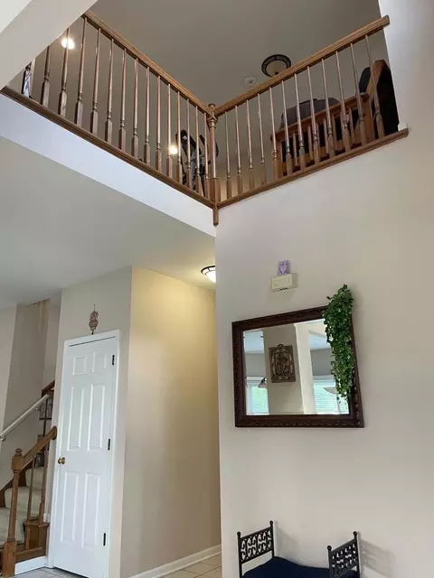 Entry Way - Undisclosed, Des Plaines, IL 60016 photo 5 of 12