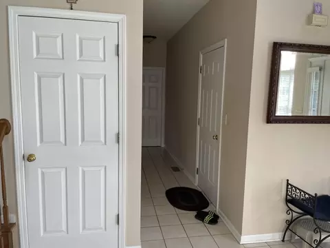 Entry Way - Undisclosed, Des Plaines, IL 60016 photo 9 of 12