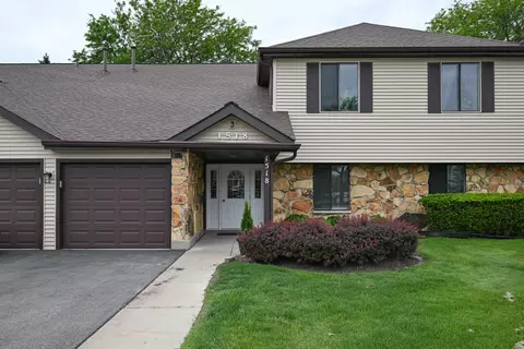 1518 Harbour Ct #1B, Schaumburg, IL 60193