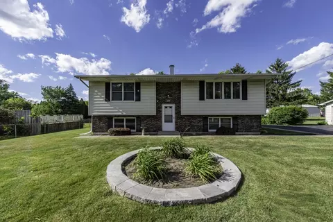 12674 W Crescent Ave, Waukegan, IL 60085