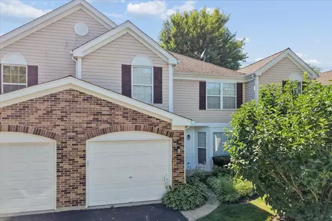 855 W Saratoga Cir, Island Lake, IL 60042
