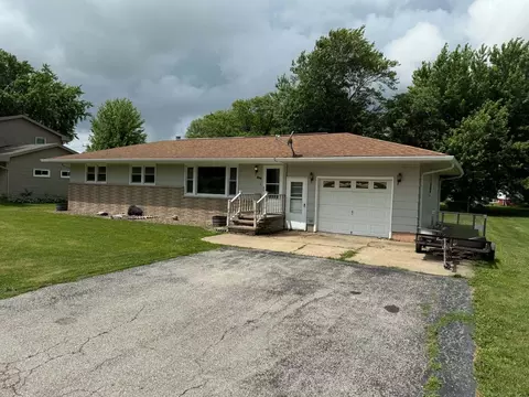 Exterior - 206 S Park St, Alpha, IL 61413 photo 1 of 3