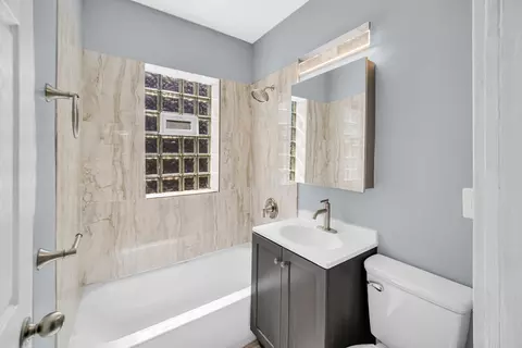 Bath - 1249 W 97th St, Chicago, IL 60643 photo 1 of 2