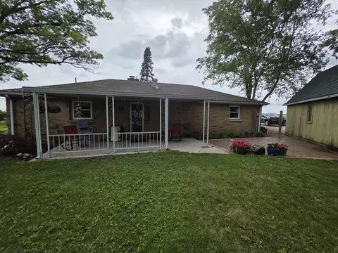 Exterior - 23041 Moline Rd, Sterling, IL 61081 photo 9 of 11