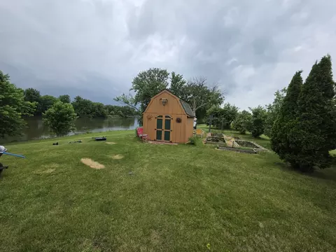 Exterior - 23041 Moline Rd, Sterling, IL 61081 photo 6 of 11