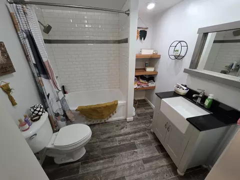 Bath - 23041 Moline Rd, Sterling, IL 61081 photo 1 of 1