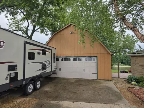 Exterior - 23041 Moline Rd, Sterling, IL 61081 photo 4 of 11