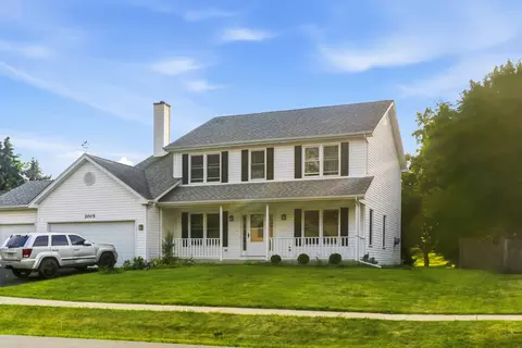 2005 Red Barn Rd, Woodstock, IL 60098