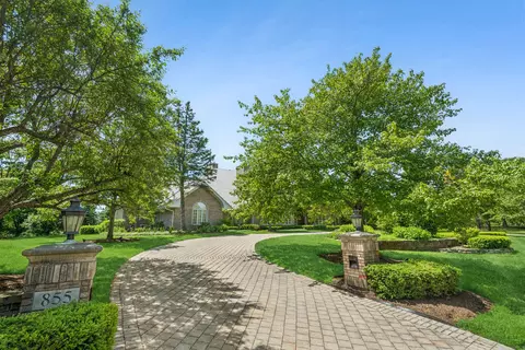 855 Jennifer Ct, Lake Forest, IL 60045
