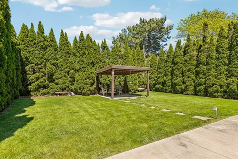 Exterior - 774 Polynesian Dr, Des Plaines, IL 60016 photo 7 of 8