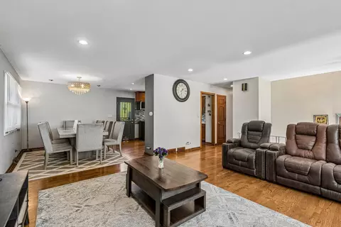 Other - 774 Polynesian Dr, Des Plaines, IL 60016 photo 2 of 7