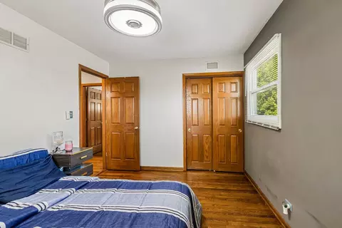 Bedroom - 774 Polynesian Dr, Des Plaines, IL 60016 photo 3 of 5