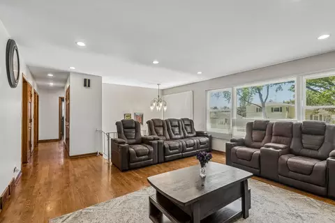 Other - 774 Polynesian Dr, Des Plaines, IL 60016 photo 1 of 7