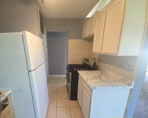 Other - 12 Circle Dr E, Montgomery, IL 60538 photo 2 of 5