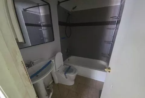 Bath - 12 Circle Dr E, Montgomery, IL 60538 photo 1 of 1