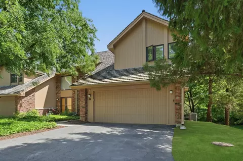 56 Oak Creek Ct, Burr Ridge, IL 60527