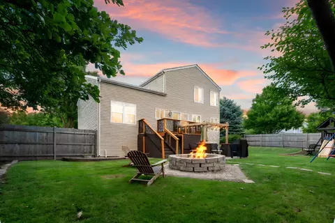 Exterior - 2067 Stephen St, Aurora, IL 60502 photo 6 of 6