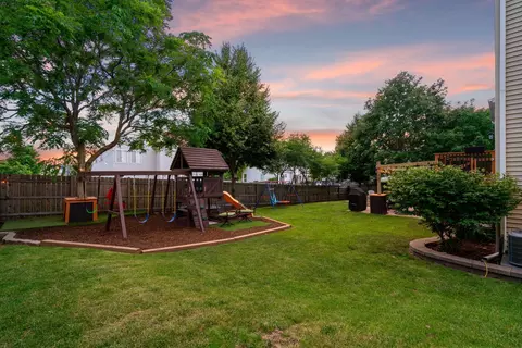 Exterior - 2067 Stephen St, Aurora, IL 60502 photo 3 of 6