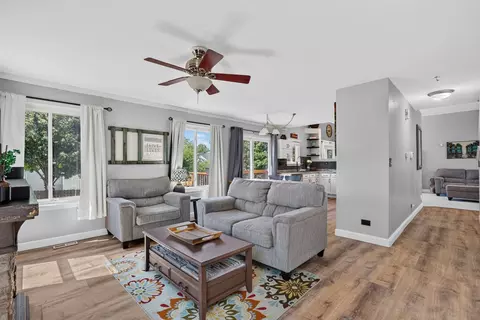 Living - 2067 Stephen St, Aurora, IL 60502 photo 1 of 3