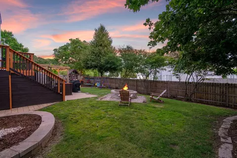 Exterior - 2067 Stephen St, Aurora, IL 60502 photo 5 of 6