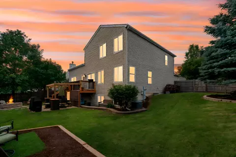 Exterior - 2067 Stephen St, Aurora, IL 60502 photo 2 of 6