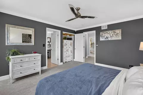 Bedroom - 2067 Stephen St, Aurora, IL 60502 photo 2 of 5