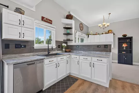 Kitchen - 2067 Stephen St, Aurora, IL 60502 photo 4 of 4