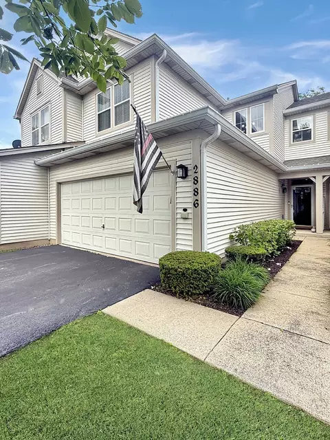2886 Falling Waters Ln, Lindenhurst, IL 60046