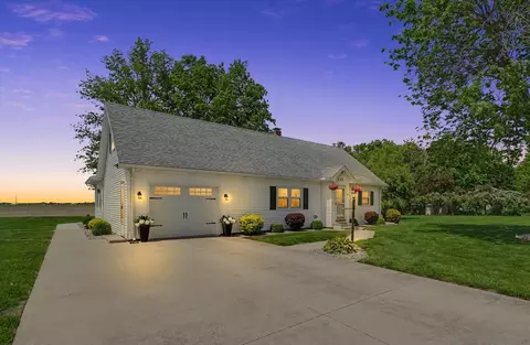 137 Chippewa Dr, Loda, IL 60948