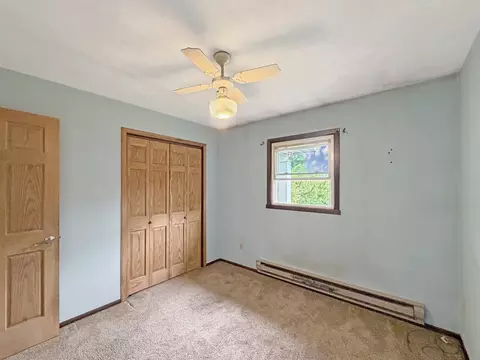 Bedroom - 2508 Lundgren Rd, Pecatonica, IL 61063 photo 3 of 8