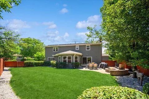 Exterior - 1660 Clavinia Ave, Deerfield, IL 60015 photo 4 of 9