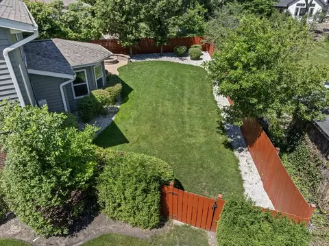 Exterior - 1660 Clavinia Ave, Deerfield, IL 60015 photo 9 of 9
