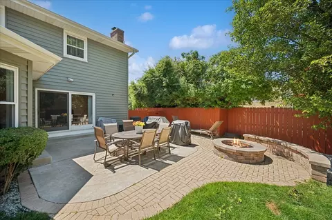 Exterior - 1660 Clavinia Ave, Deerfield, IL 60015 photo 5 of 9