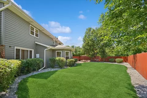 Exterior - 1660 Clavinia Ave, Deerfield, IL 60015 photo 7 of 9