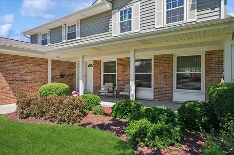 Exterior - 1660 Clavinia Ave, Deerfield, IL 60015 photo 3 of 9