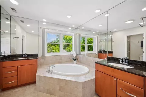 Bath - 1660 Clavinia Ave, Deerfield, IL 60015 photo 2 of 5