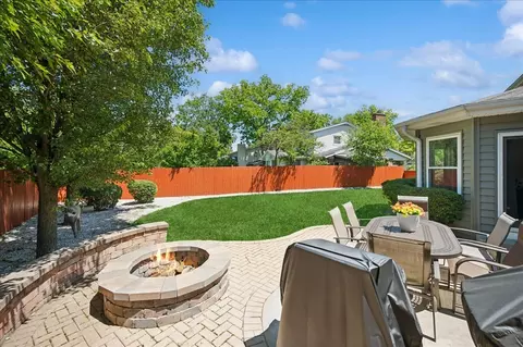 Exterior - 1660 Clavinia Ave, Deerfield, IL 60015 photo 6 of 9
