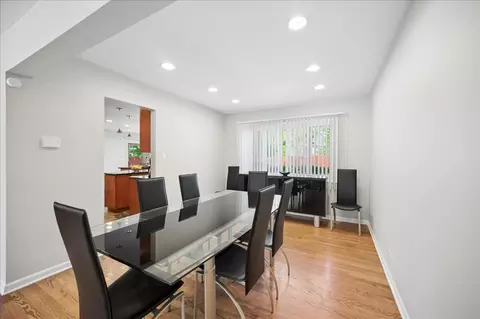 Dining - 1660 Clavinia Ave, Deerfield, IL 60015 photo 2 of 3