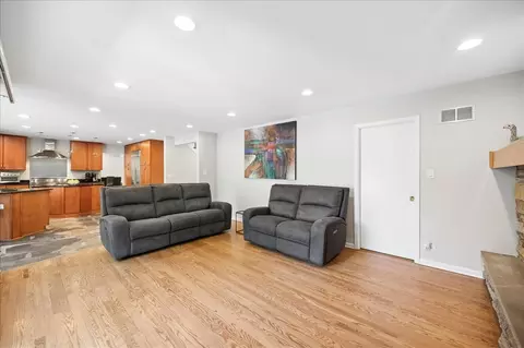 Other - 1660 Clavinia Ave, Deerfield, IL 60015 photo 2 of 8