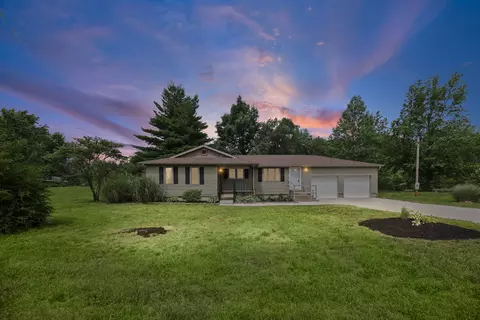 8517 N Cherryville Ln, Mount Vernon, IL 62864