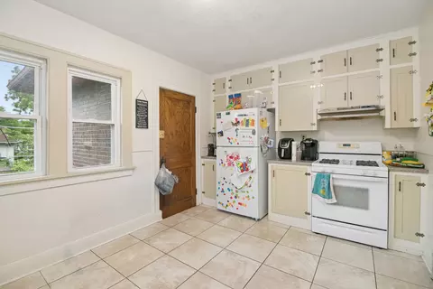 Kitchen - 361-365 S Evergreen Ave, Kankakee, IL 60901 photo 4 of 4