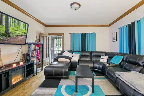 Living - 361-365 S Evergreen Ave, Kankakee, IL 60901 photo 2 of 5
