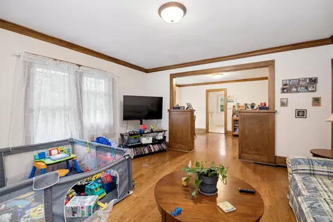 Living - 361-365 S Evergreen Ave, Kankakee, IL 60901 photo 5 of 5