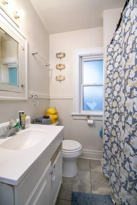 Bath - 361-365 S Evergreen Ave, Kankakee, IL 60901 photo 2 of 2