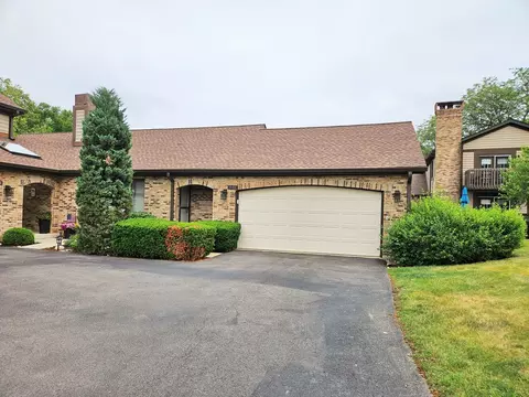 1932 Golf View Dr, Bartlett, IL 60103