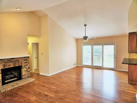 Living - 1932 Golf View Dr, Bartlett, IL 60103 photo 2 of 10