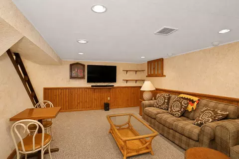 Living - 1751 Taft Ave, Rolling Meadows, IL 60008 photo 7 of 7